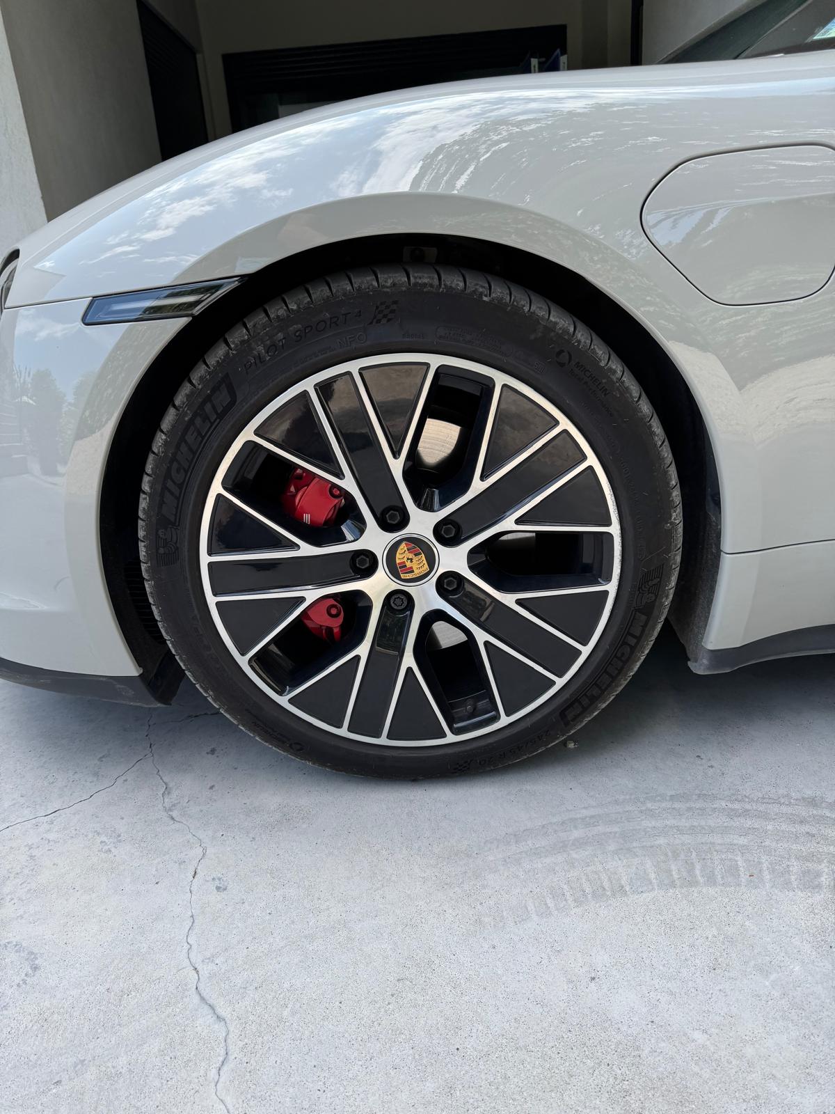 Porsche Taycan - photo 9