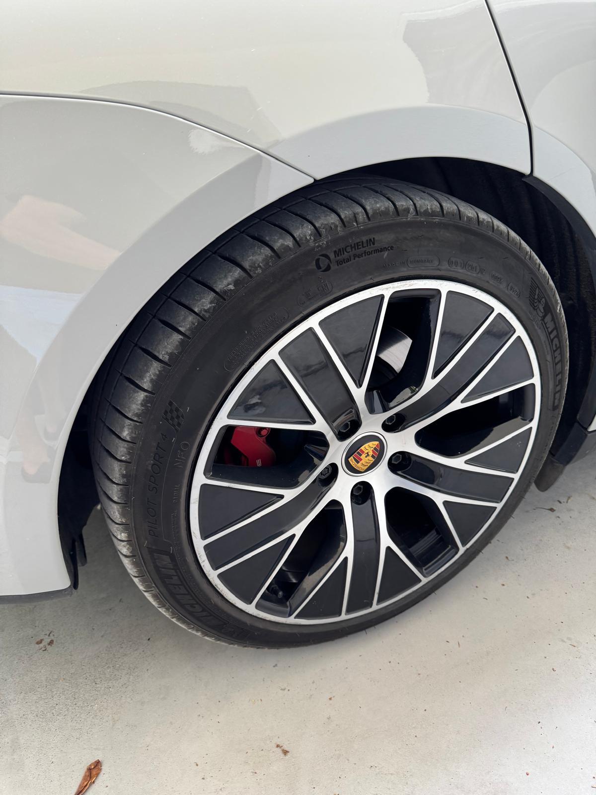 Porsche Taycan - photo 11