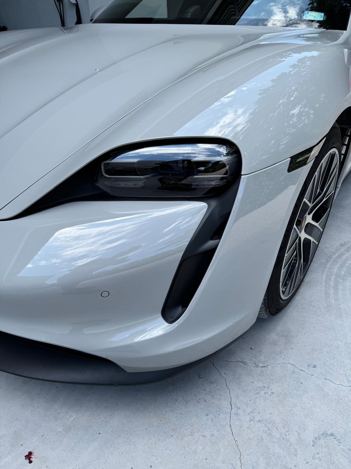 Porsche Taycan - photo 15