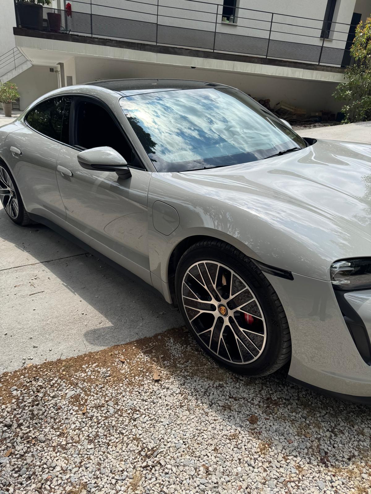 Porsche Taycan - photo 16