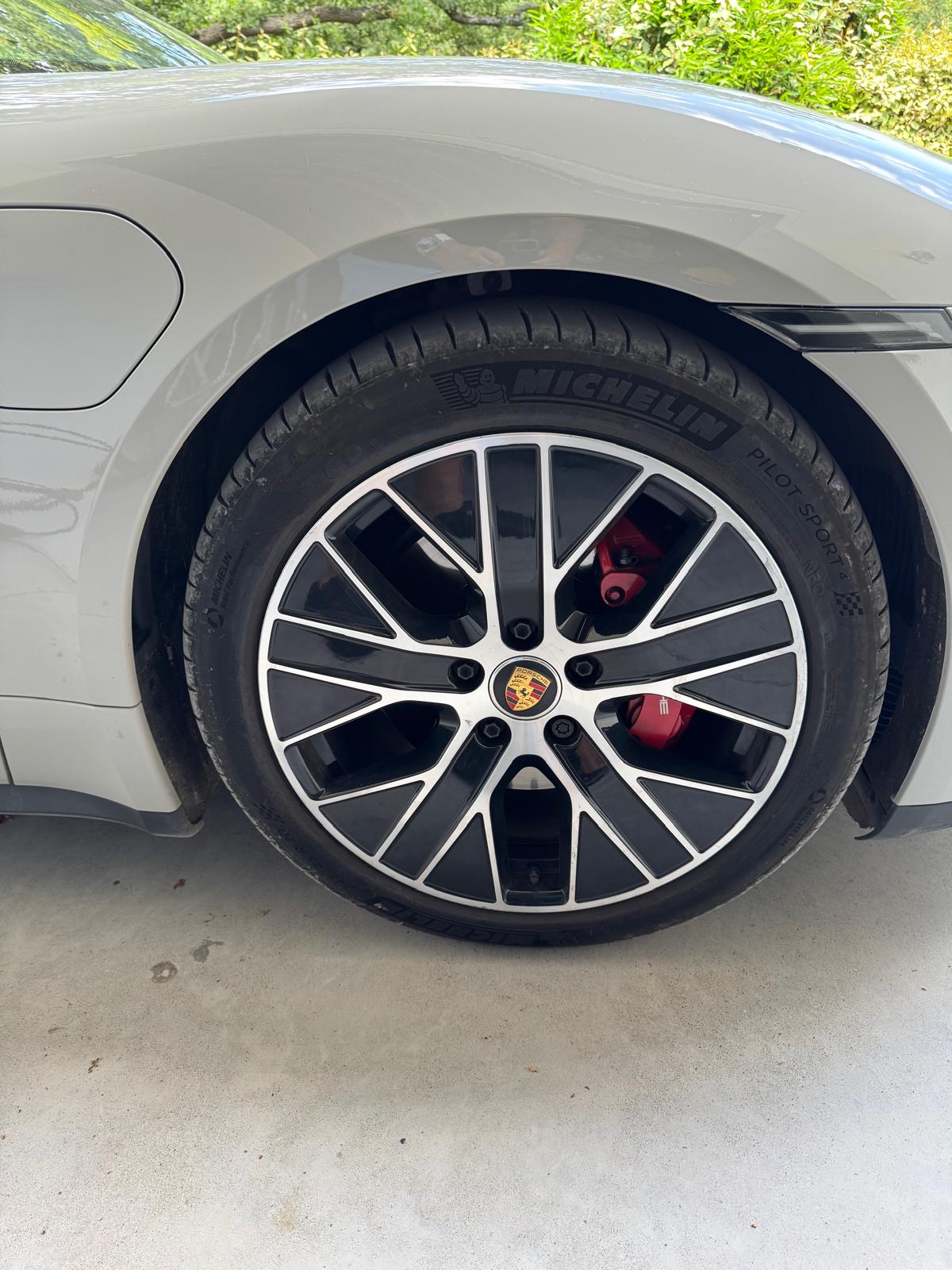 Porsche Taycan - photo 17