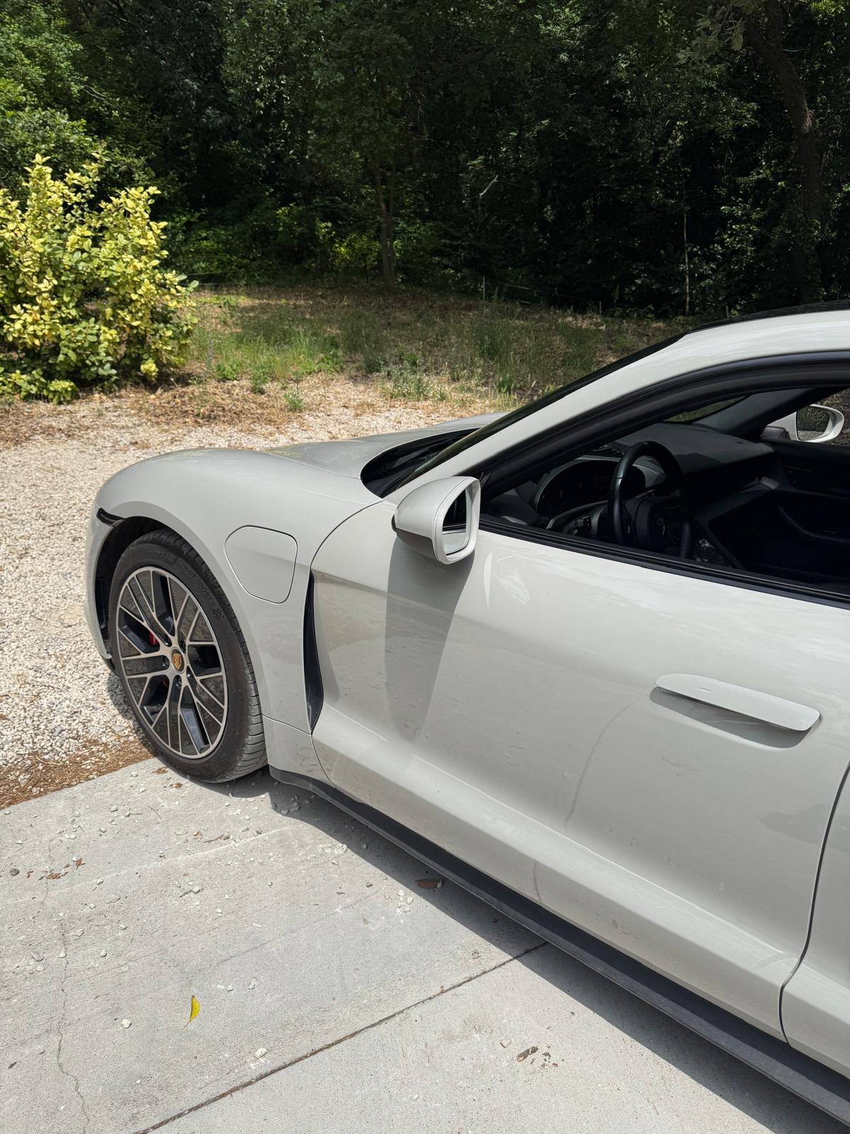 Porsche Taycan - photo 22