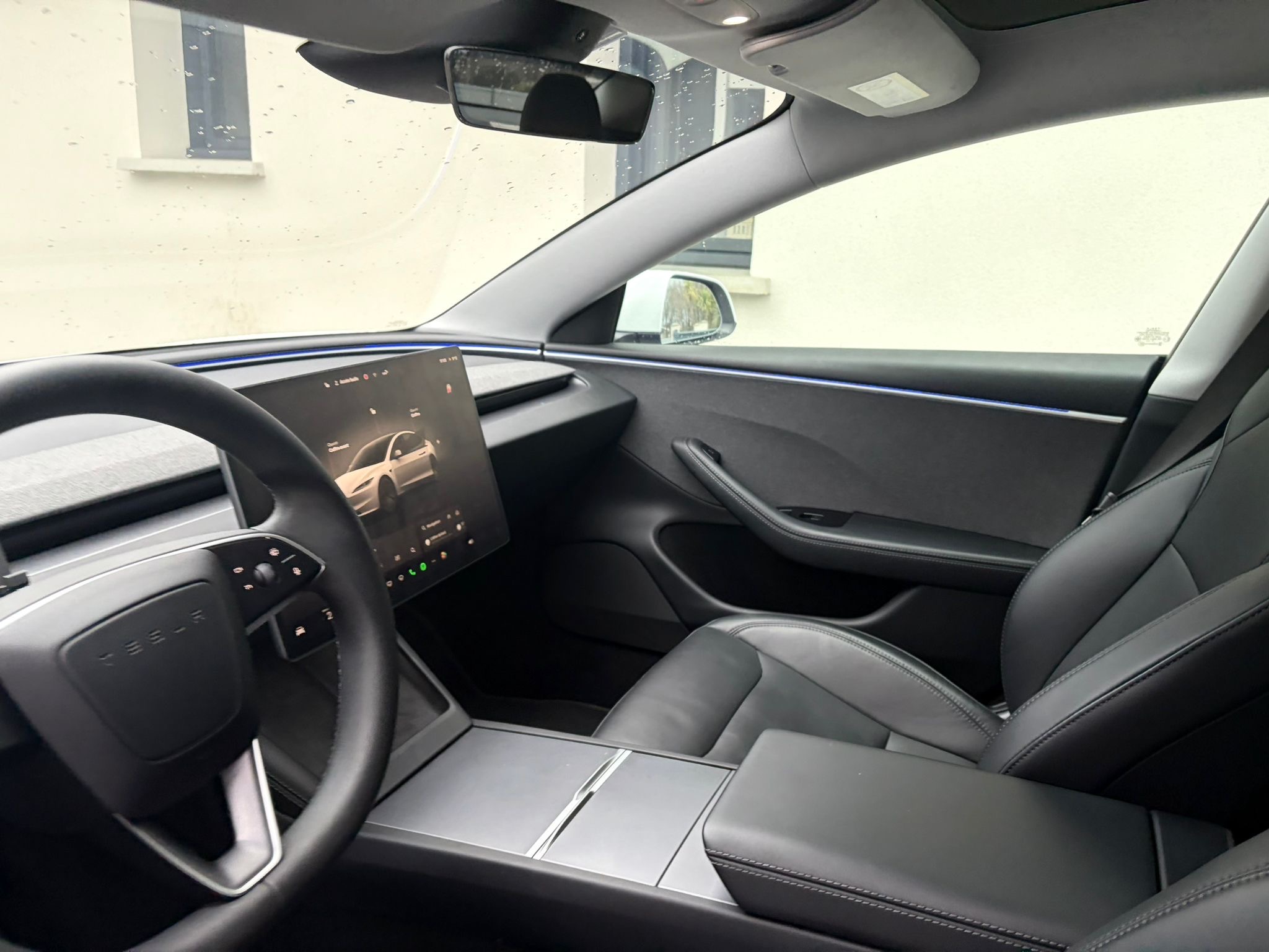 Tesla Modèle 3 - photo 17