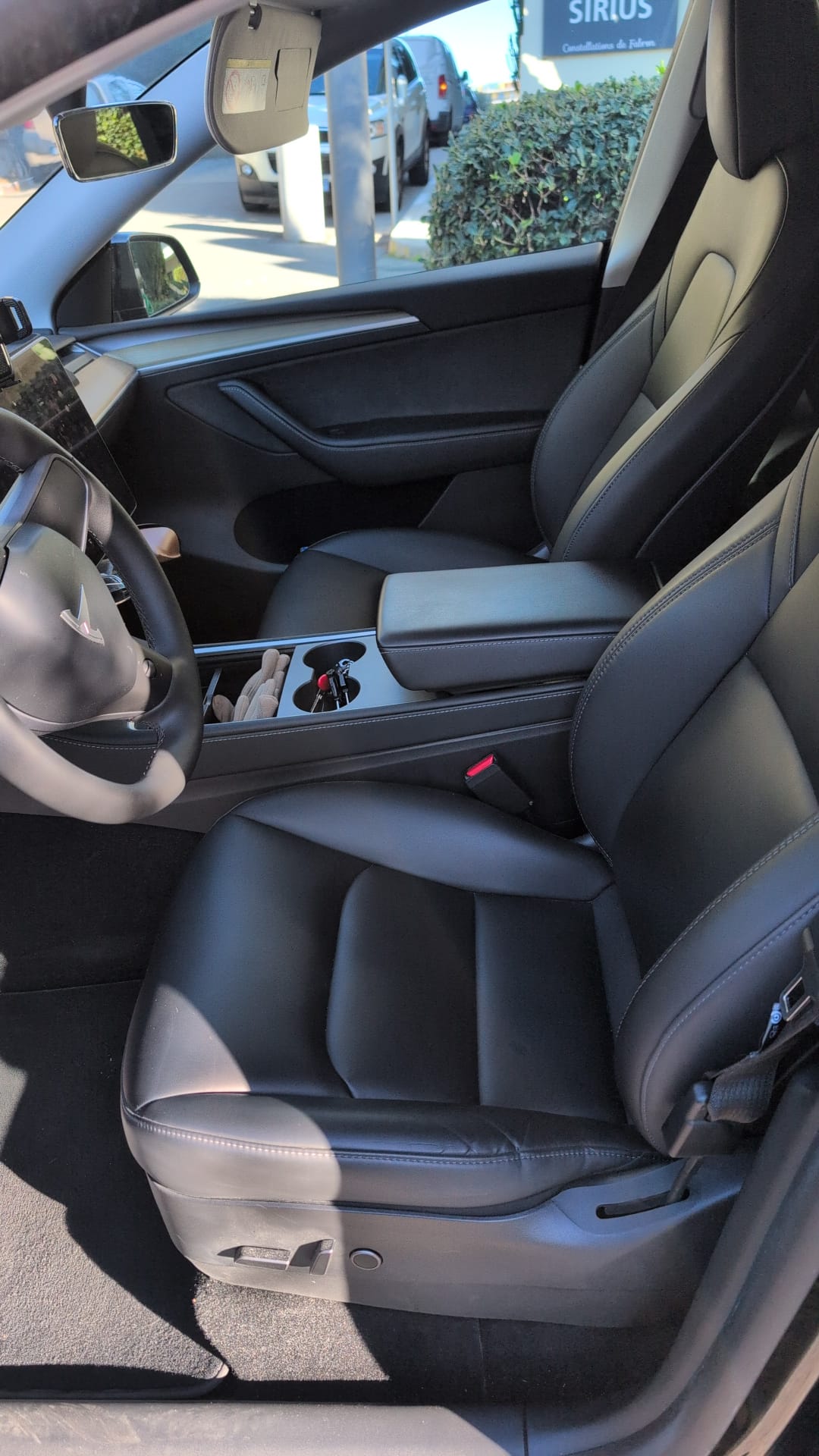 Tesla Model Y - photo 11