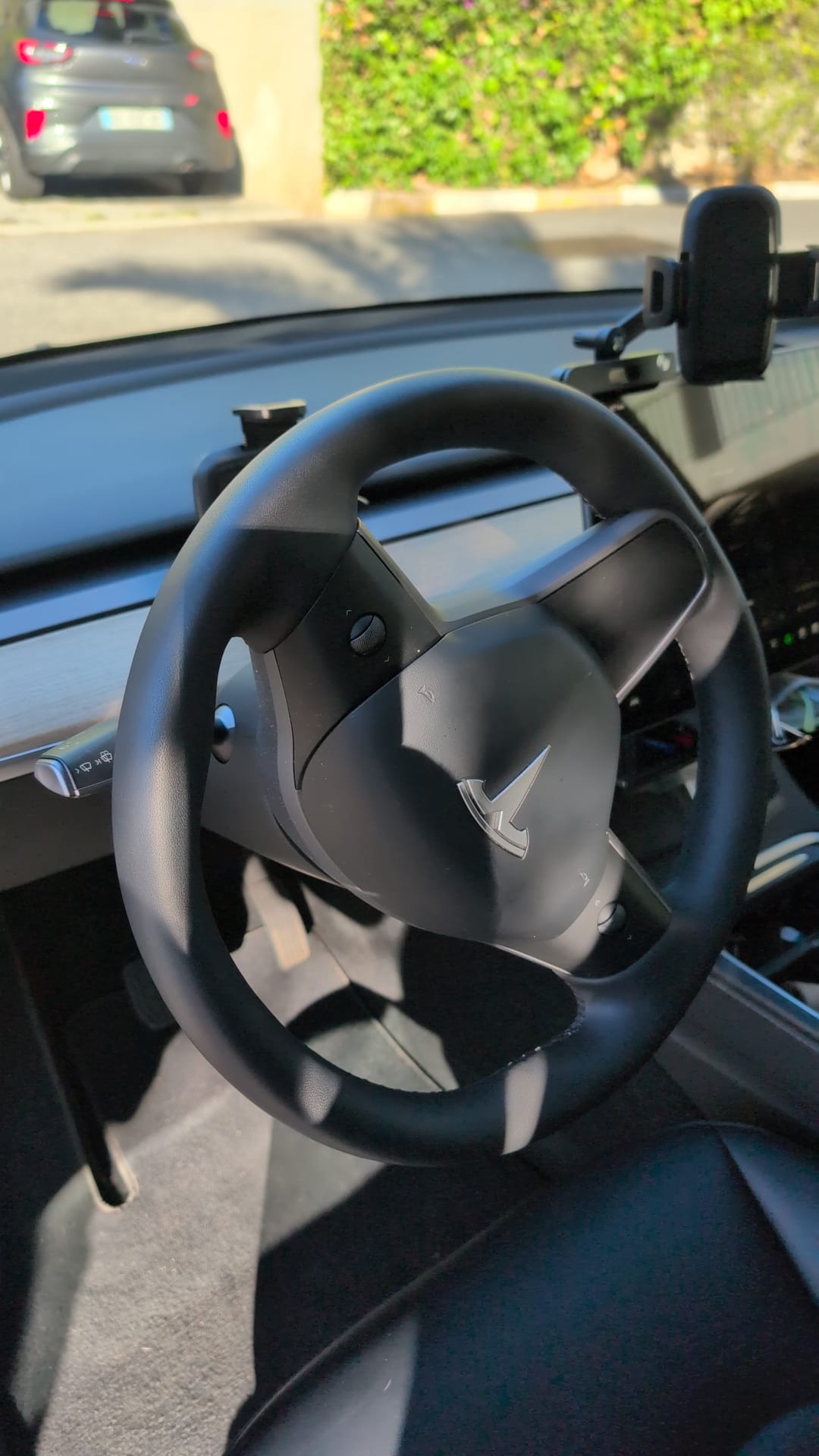 Tesla Model Y - photo 20