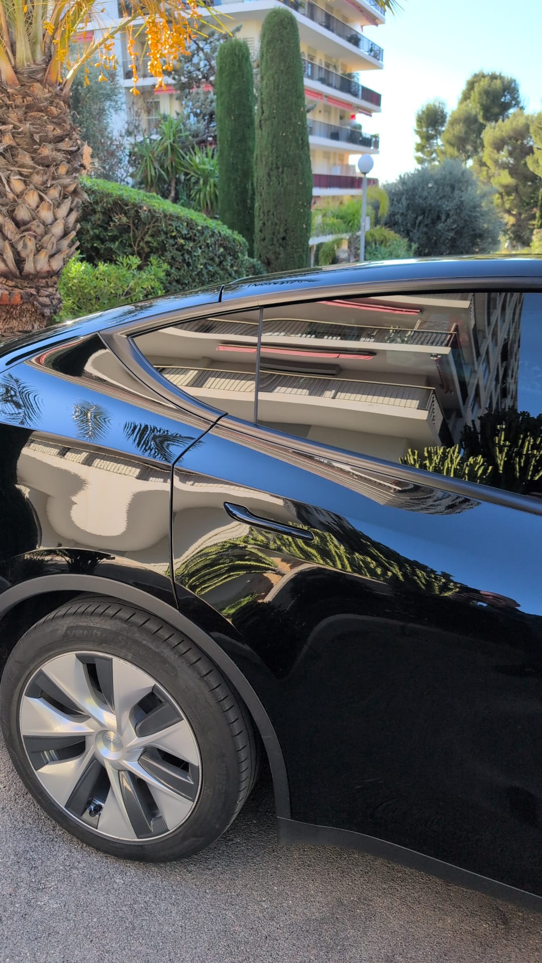 Tesla Model Y - photo 28