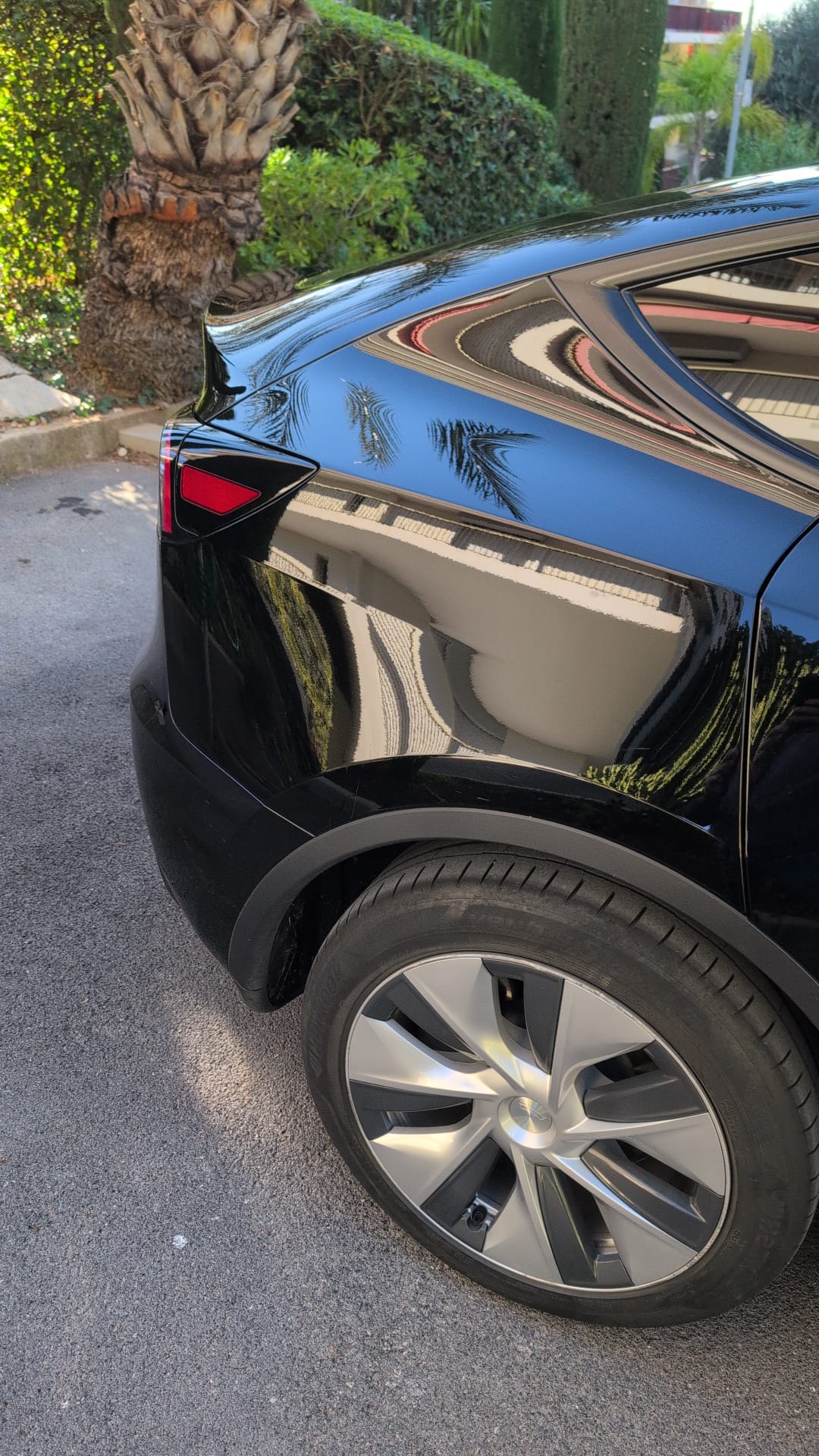 Tesla Model Y - photo 29
