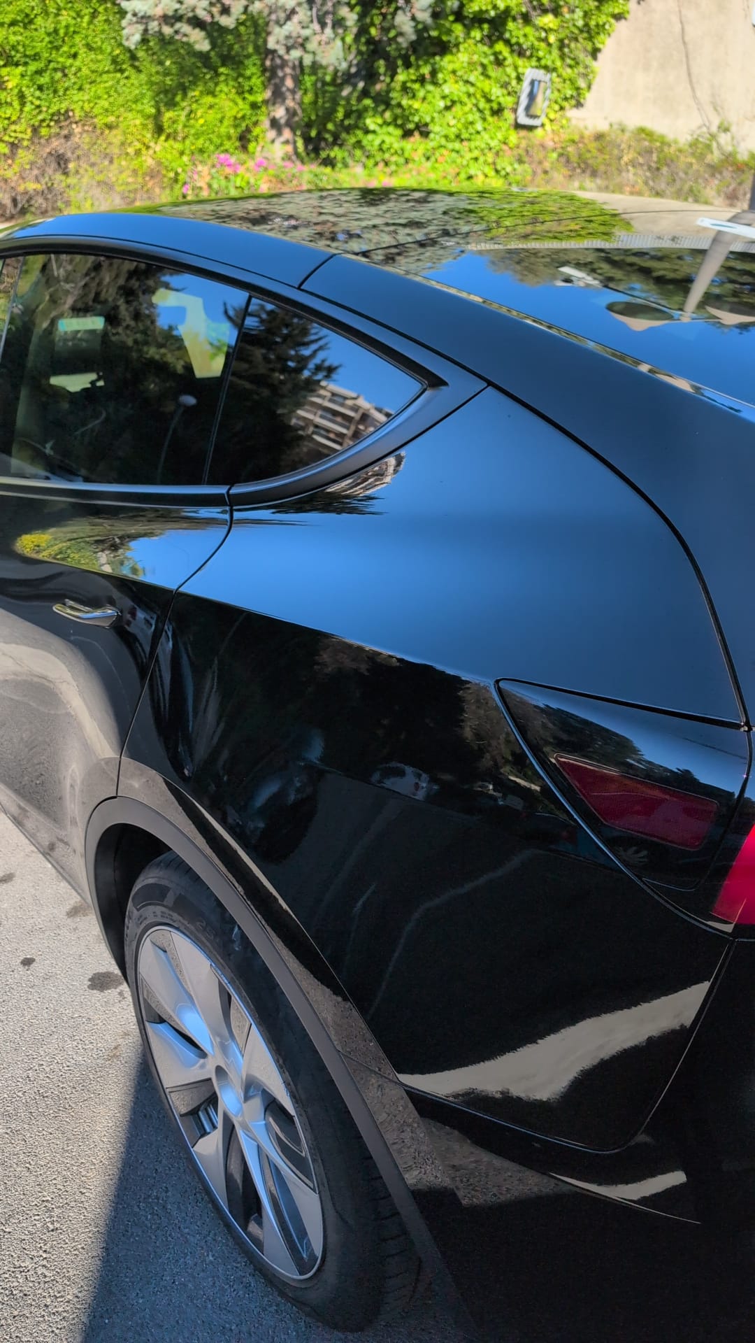 Tesla Model Y - photo 30