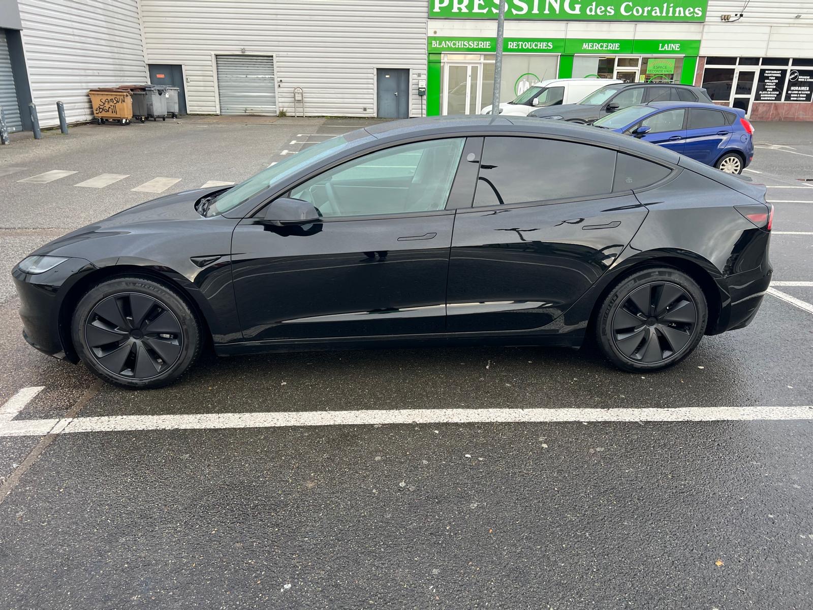TESLA MODEL 3 - photo 3