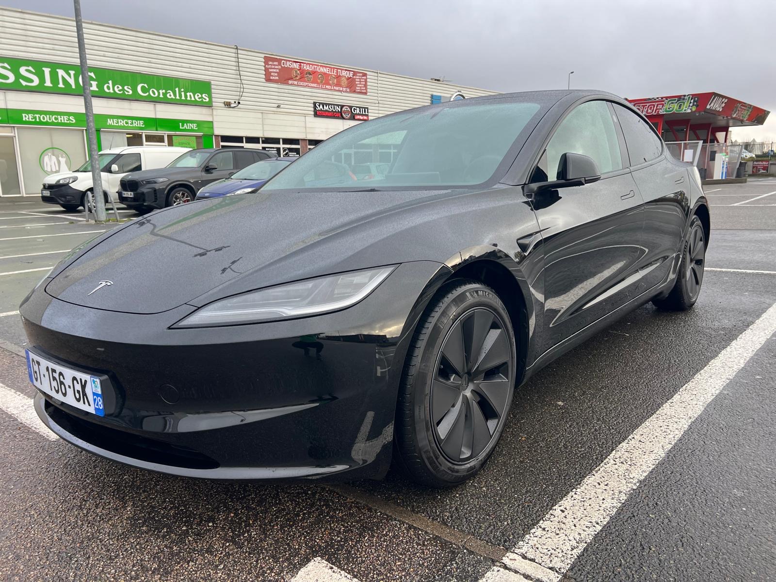 TESLA MODEL 3 - photo 4