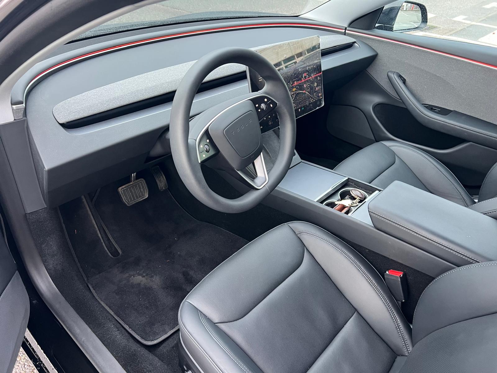 TESLA MODEL 3 - photo 8