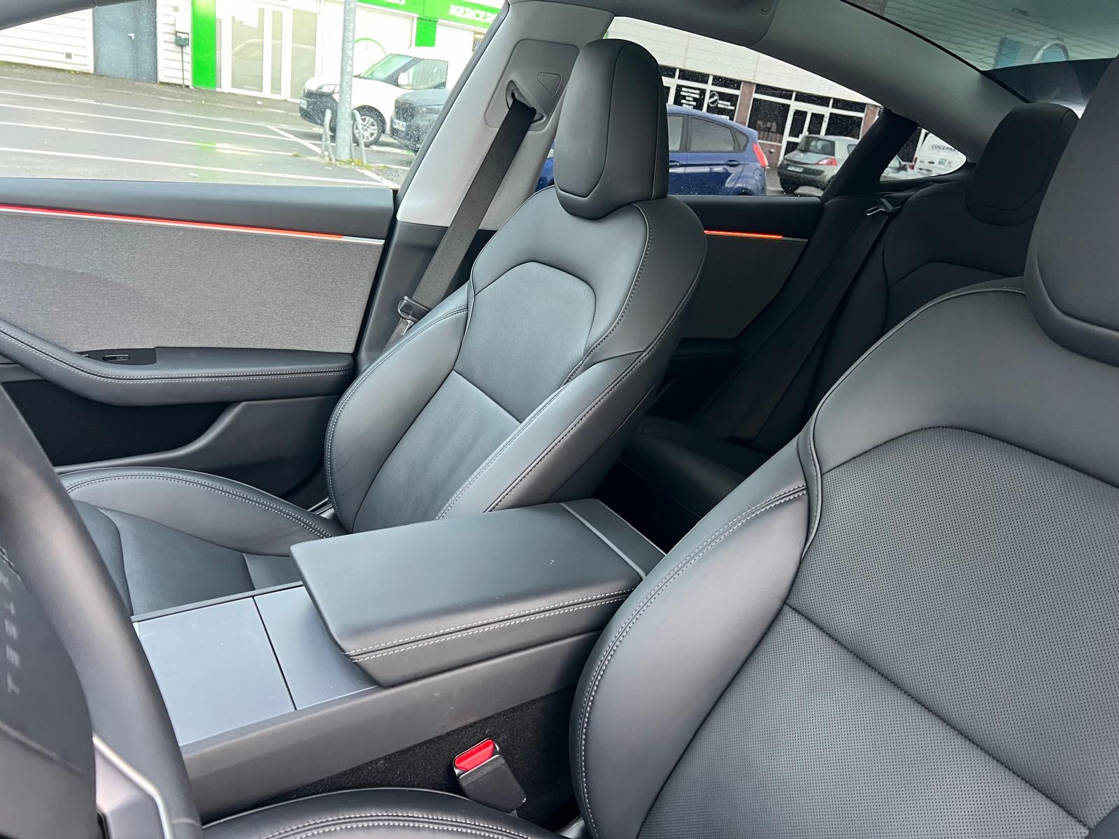 TESLA MODEL 3 - photo 10