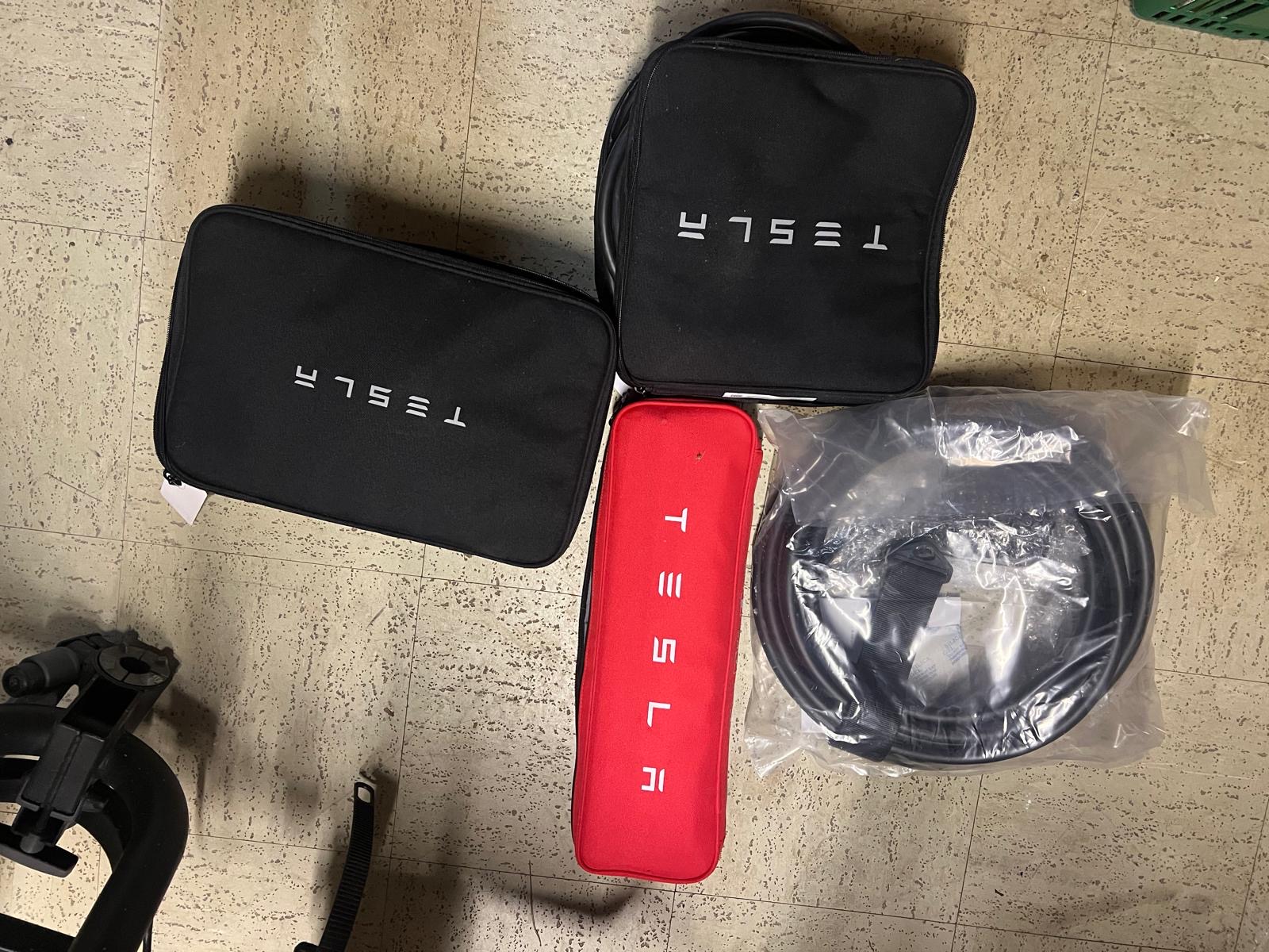 TESLA MODEL 3 - photo 11