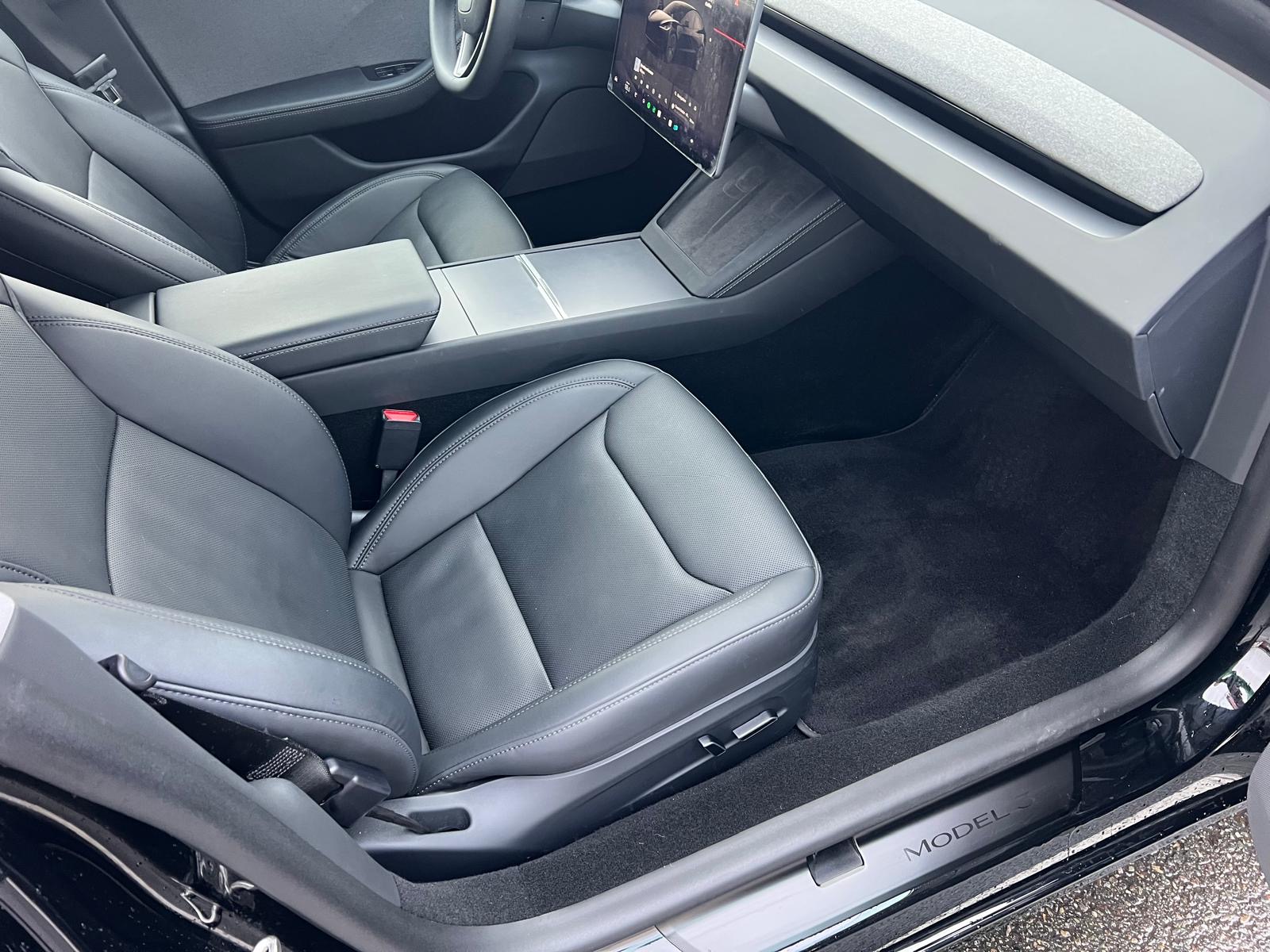 TESLA MODEL 3 - photo 12