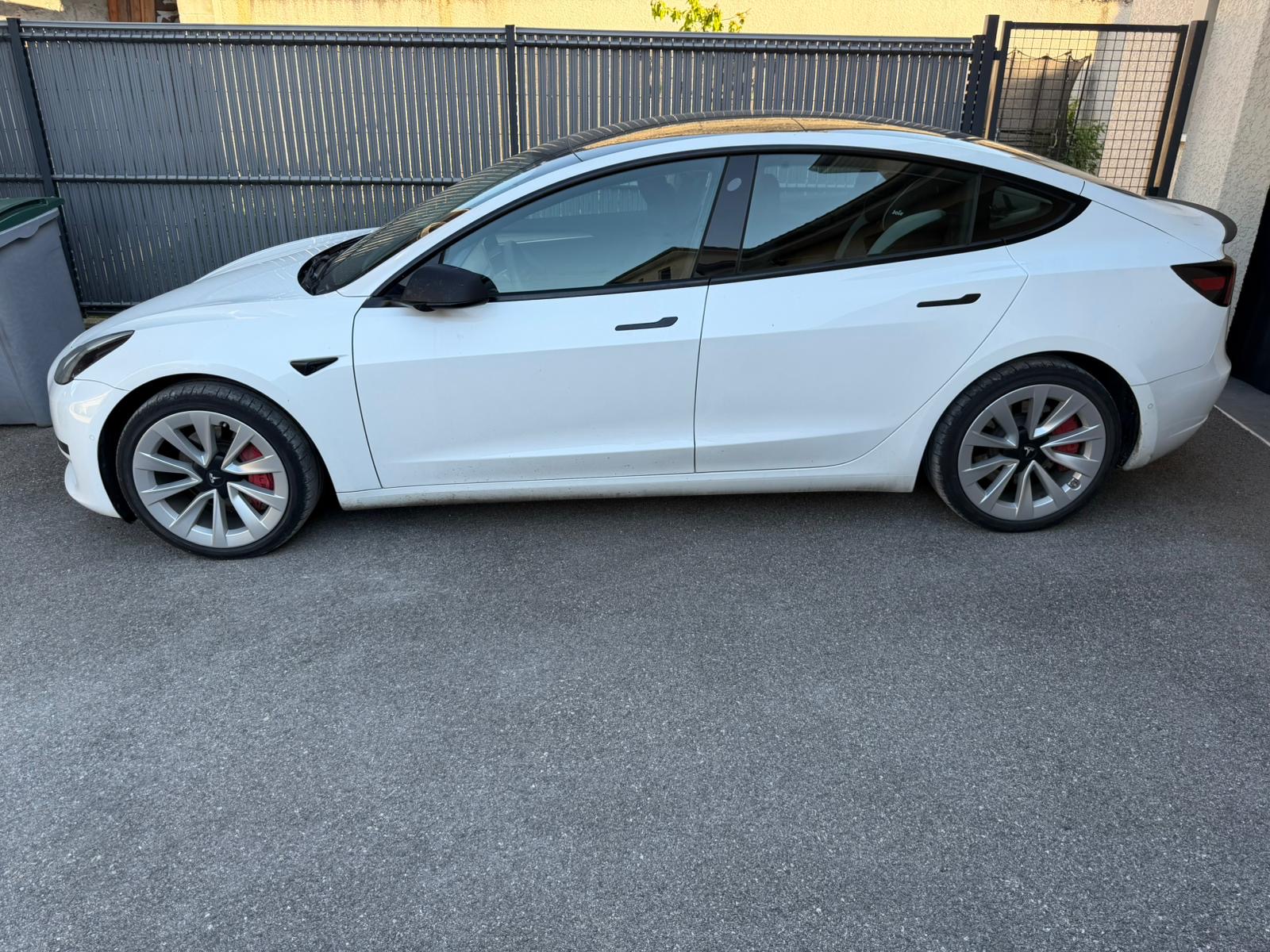 Tesla Modèle 3 - photo 3