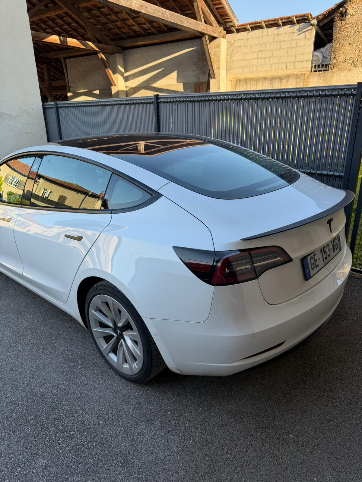 Tesla Modèle 3 - photo 27